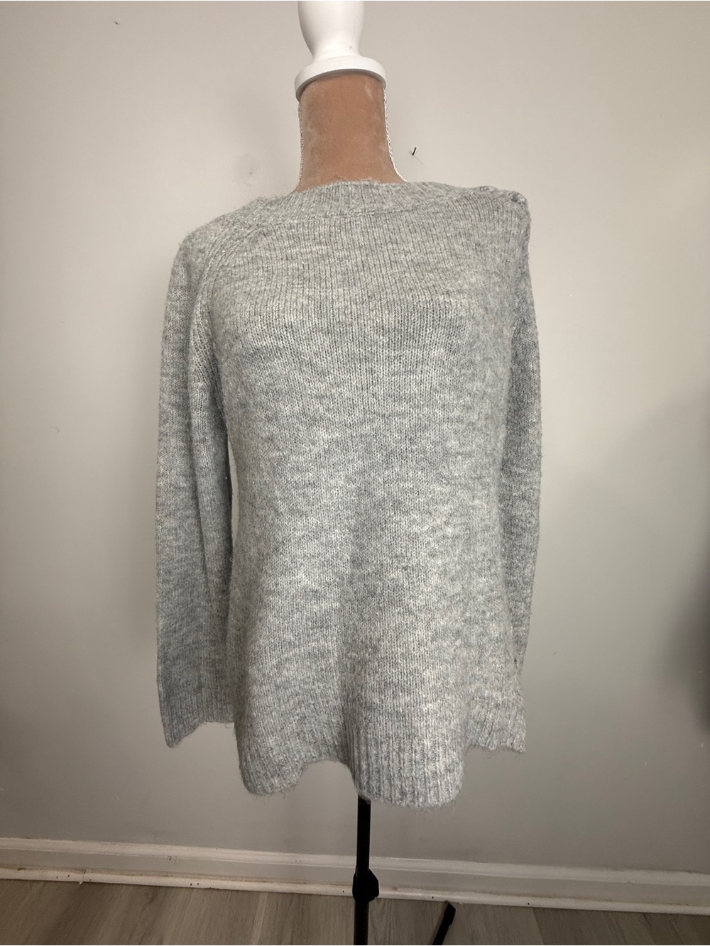 Vigoss Light Gray Crewneck Sweater